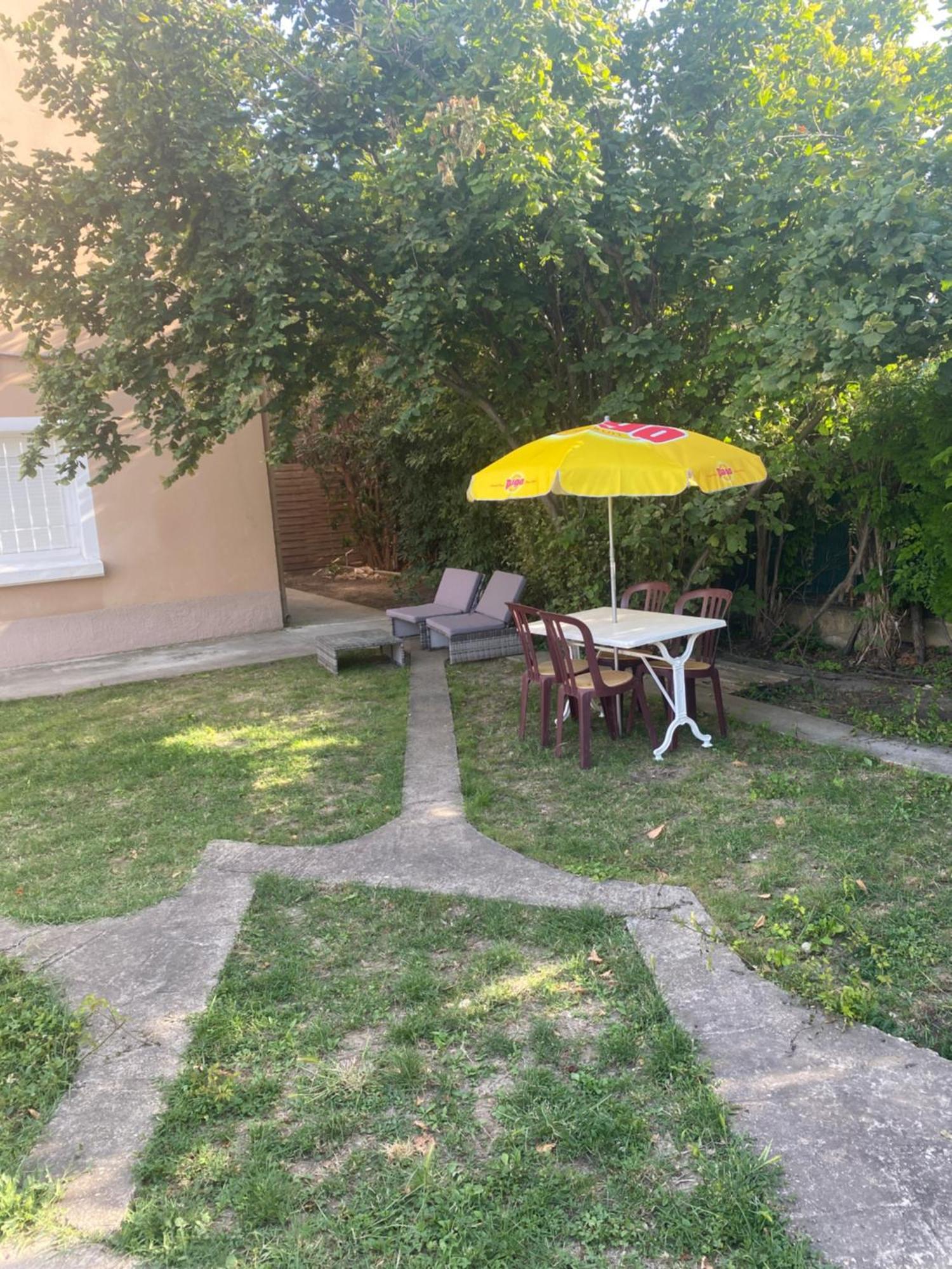 Spa Jardin Prive T3 Independant Dans Villa Morieres-les-Avignon Eksteriør bilde